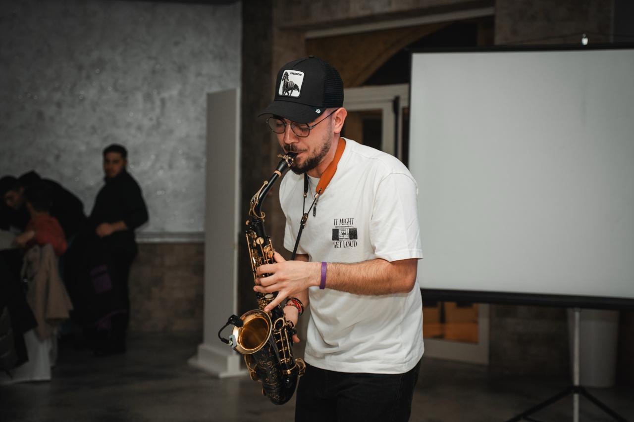 Performance sax live durante un evento